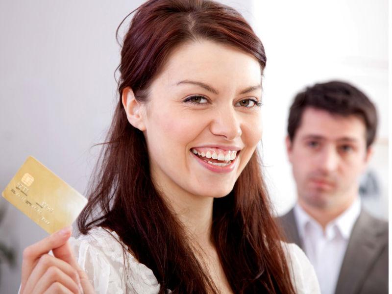 ¿Conoces los beneficios de pagar con tarjeta de débito?