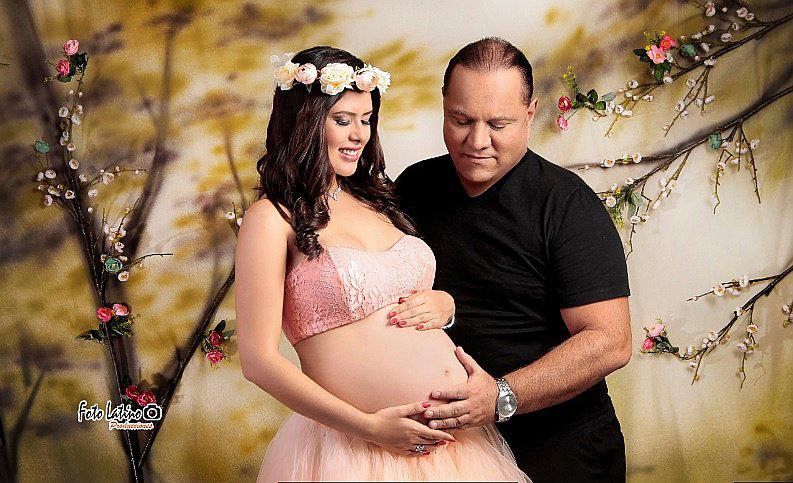 Antonella de Groot y Mauricio Diez Canseco realizaron sesión de fotos por Navidad