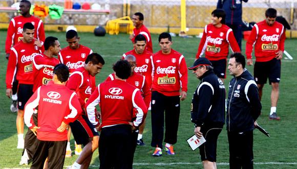 Selección peruana golea a Cienciano en partido de preparación