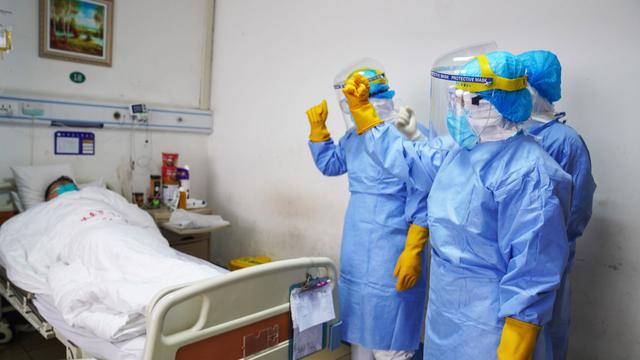 La mujer recibió oseltamivir, un antigripal usado en pacientes del síndrome respiratorio de Oriente Medio (MERS), y dos medicamentos antirretrovirales usados contra el VIH: lopinavir y ritonavir. (AFP).