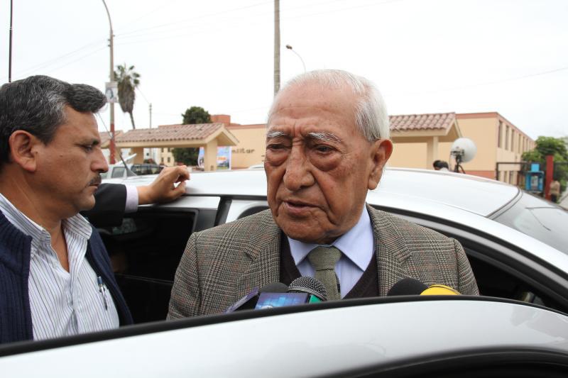 Isaac Humala: "A Antauro Humala le deben 14 años de sueldo"