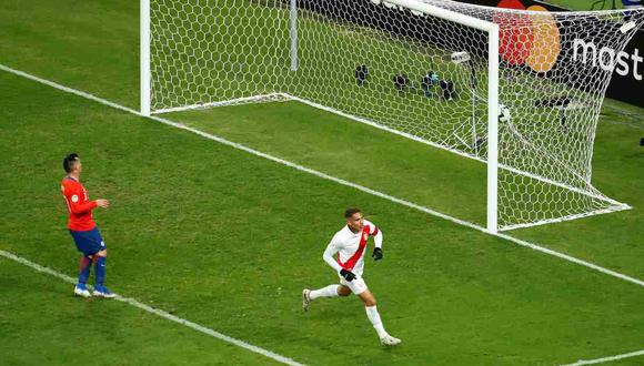 Paolo Guerrero selló el 3-0 de la selección peruana ante Chile en la pasada Copa América. (Foto: AFP)