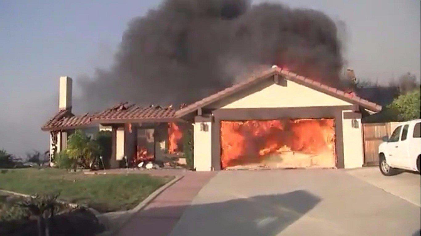 Ventura County Fire: las imágenes más impactantes del incendio (FOTOS)