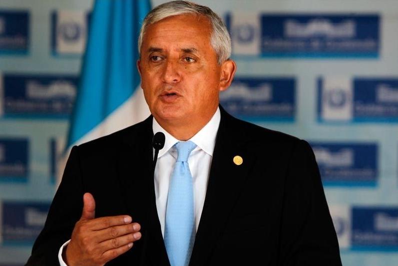 Renunció presidente de Guatemala Otto Pérez Molina tras ordenarse su captura