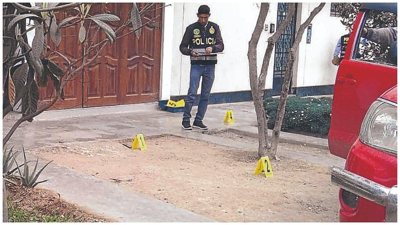 Hombre es herido de cinco balazos dentro de su camioneta en urbanización Covicorti