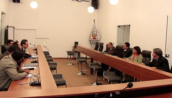 Profesionales de Cusco se reúnen contra Decreto Legislativo 1198