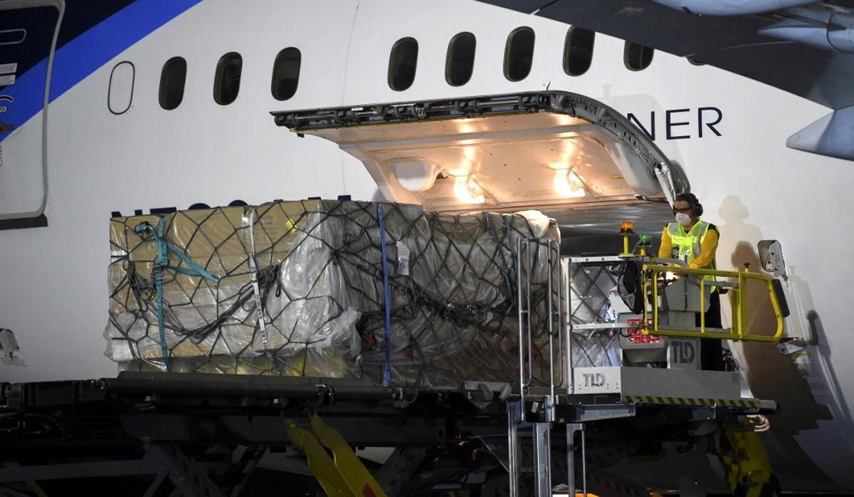 China envió a México 10,1 toneladas de insumos médicos por la pandemia del coronavirus. (Foto: AFP/Pedro Pardo)