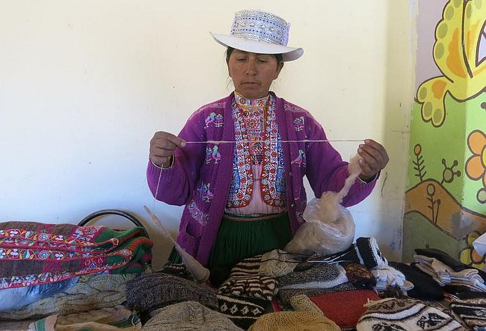 Productores exigen la construcción de un complejo artesanal en Caylloma (FOTOS)