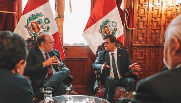 Rafael López Aliaga sostuvo una reunión con el presidente del Congreso, José Williams. (Foto: @Gral_Williams / Twitter)