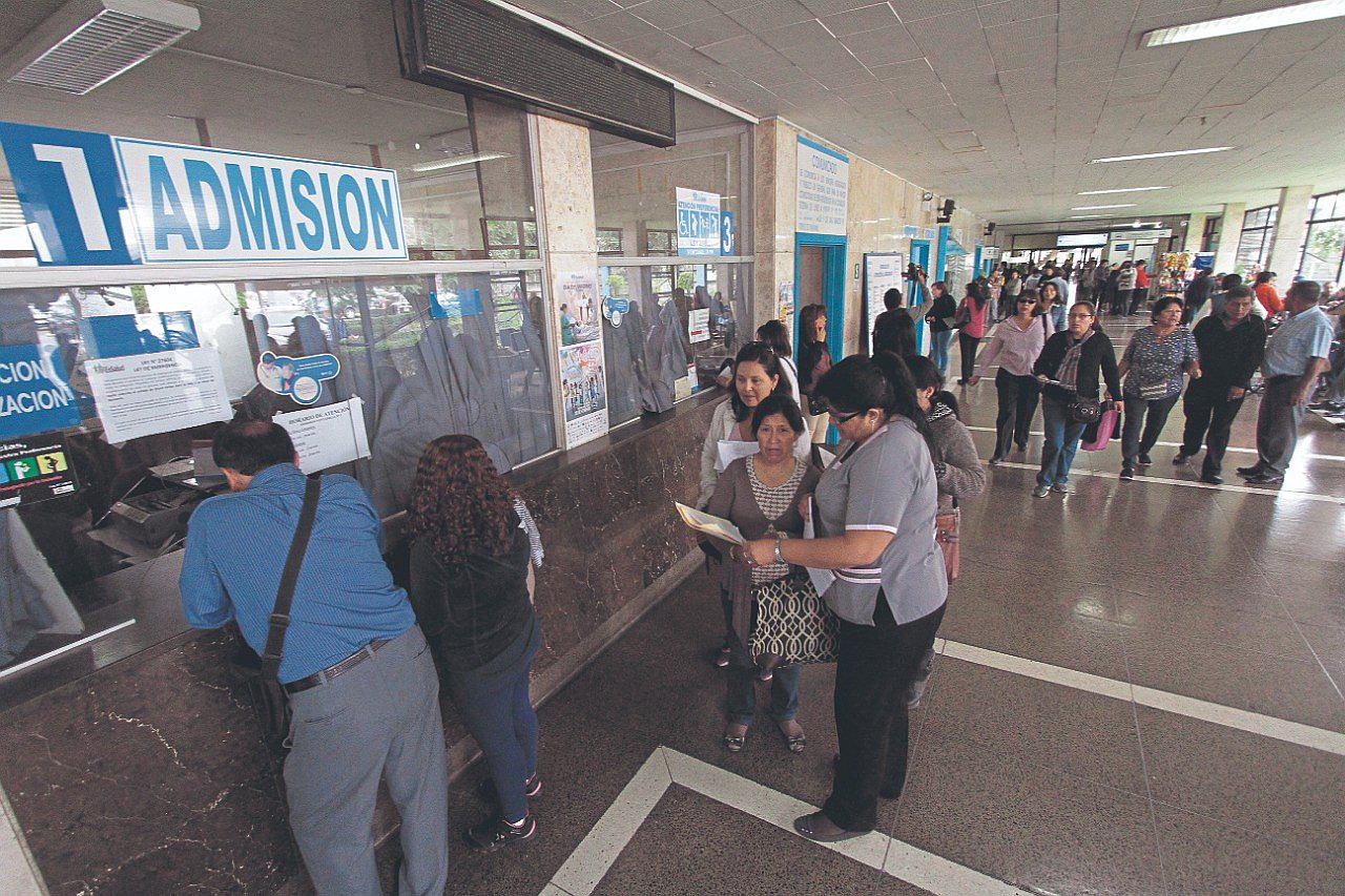 Personas sin seguro pueden afiliarse al SIS  y enfrentar el COVID-19