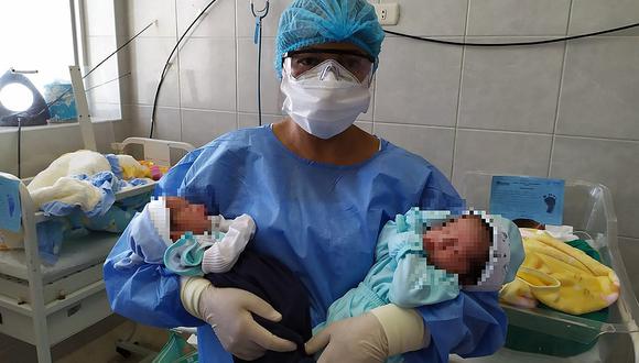 Piura: Nacen mellizos saludables en medio de la pandemia por el coronavirus