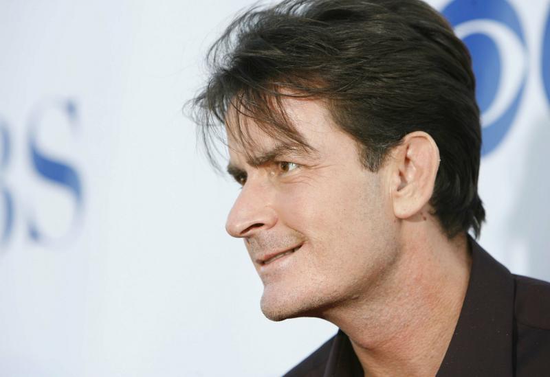 Charlie Sheen ataca a sus ex parejas