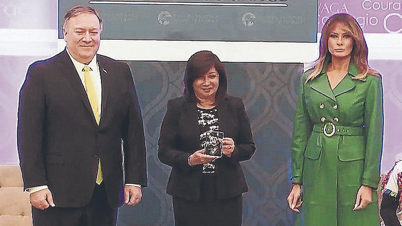 Fiscal sullanera es reconocida en EE.UU. con el premio “Mujeres de coraje” 