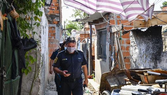 Doce personas murieron y otras 50 fueron hospitalizadas en un suburbio del noroeste de Buenos Aires luego de consumir cocaína adulterada, dijeron las autoridades el miércoles. (Foto: Eliana OBREGON / AFP)