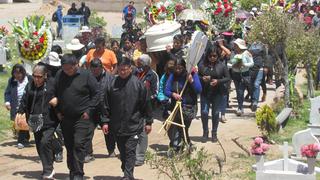 Tacna: Despiden con música y llanto a tres comerciantes fallecidos con tricimoto