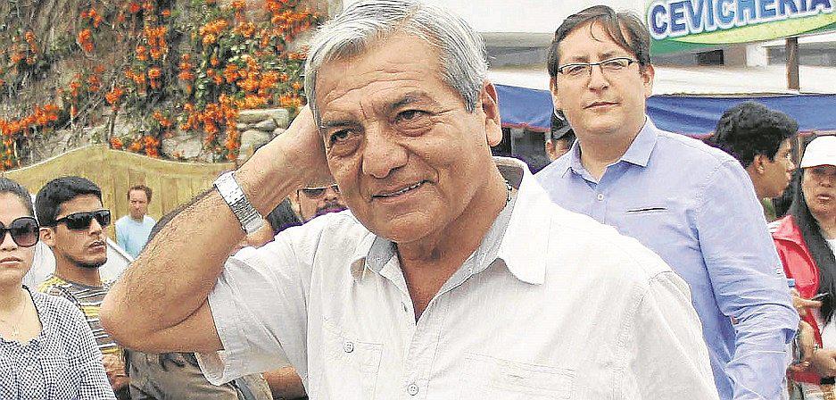 Alcalde Elidio Espinoza confirma su ausencia de la ciudad por 10 días 