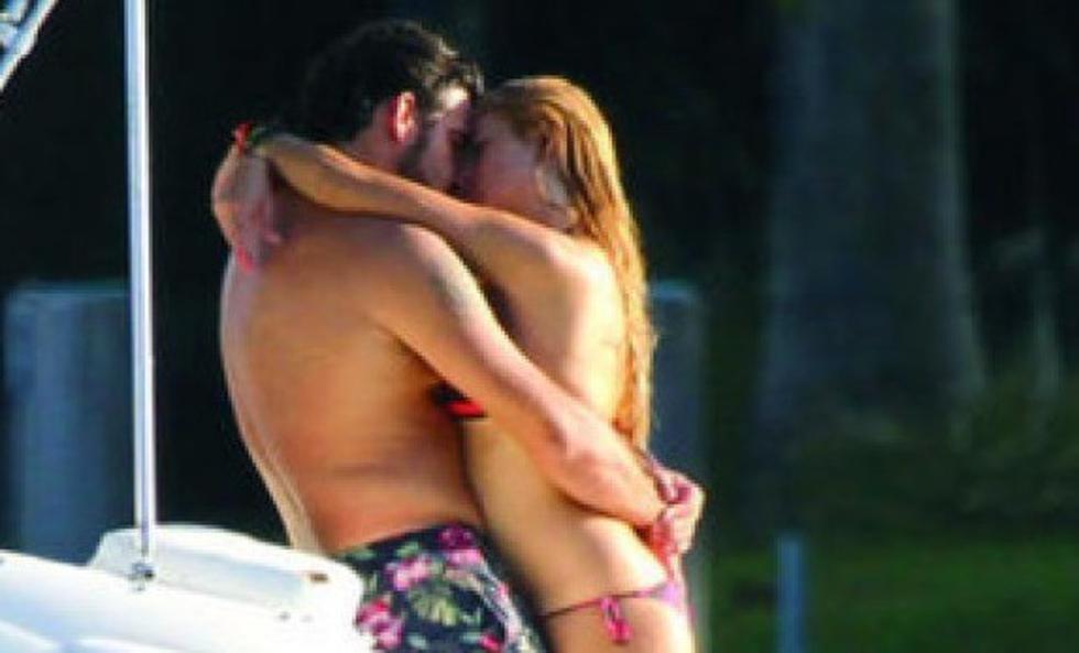 Paulina Rubio se muestra con hombre casado