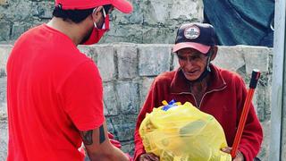 Reimond Manco subastó chimpunes para comprar alimentos que dio a personas de bajos recursos