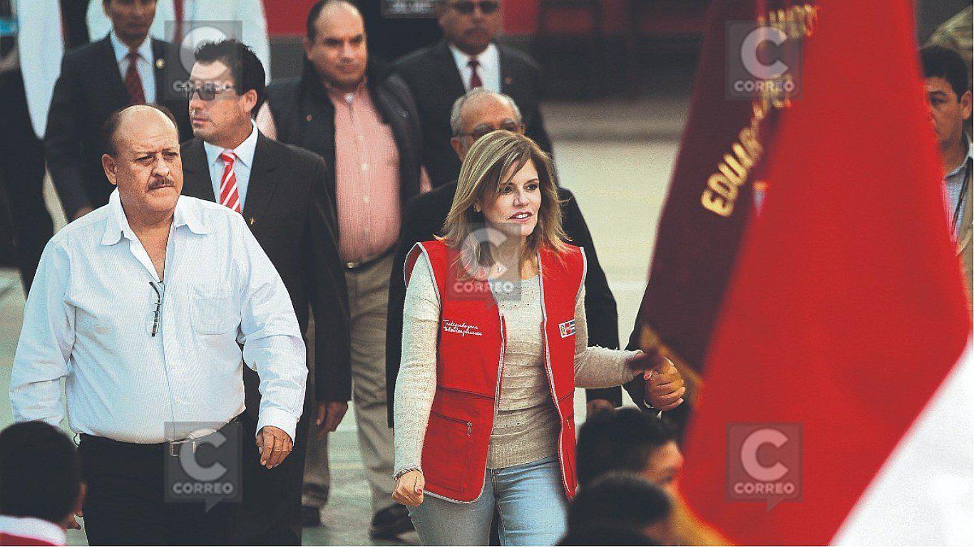 Mercedes Aráoz insiste en que vicepresidentes deben renunciar ante eventual vacancia a PPK