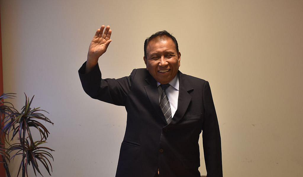 “Equiparemos a cada estudiante con una laptop”