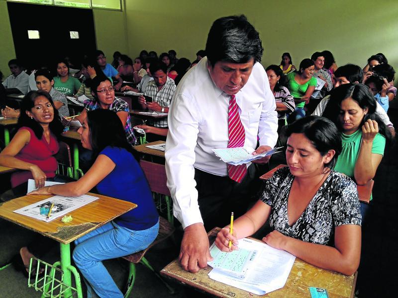 Jóvenes de escasos recursos dieron examen en UPN