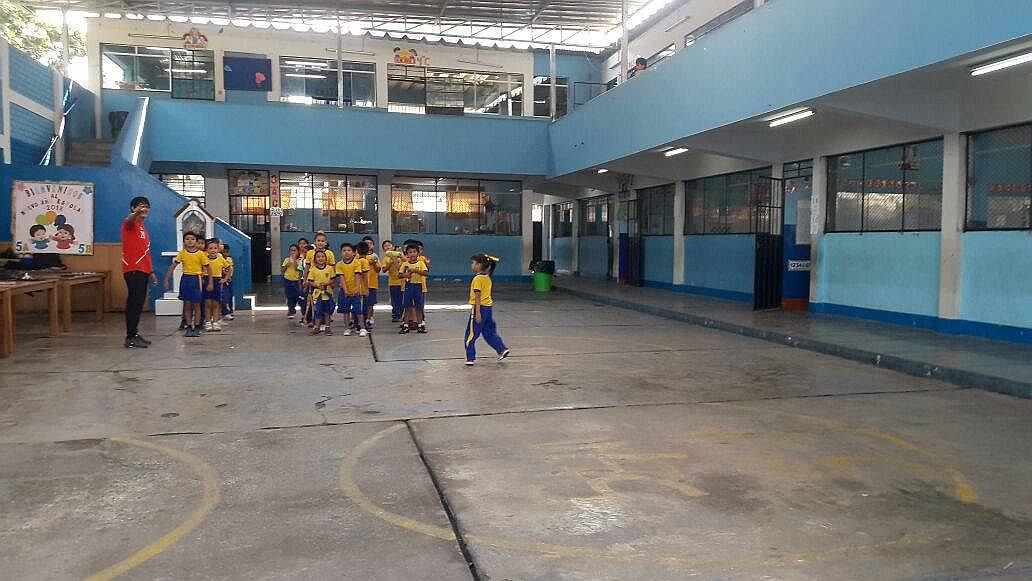 ​Colegios retomaron clases tras gigantesco incendio en almacén de Comas