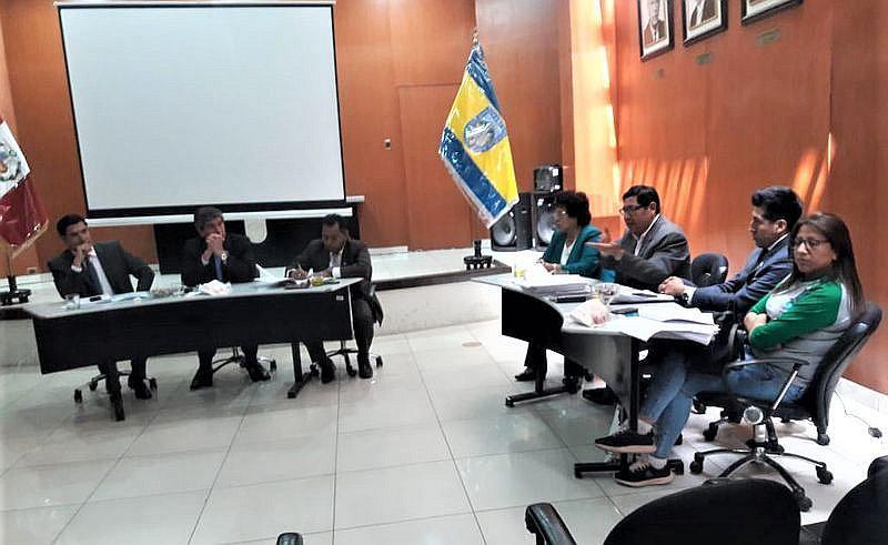 Regidores aprueban empezar la vacancia de concejal Elmer Rodríguez