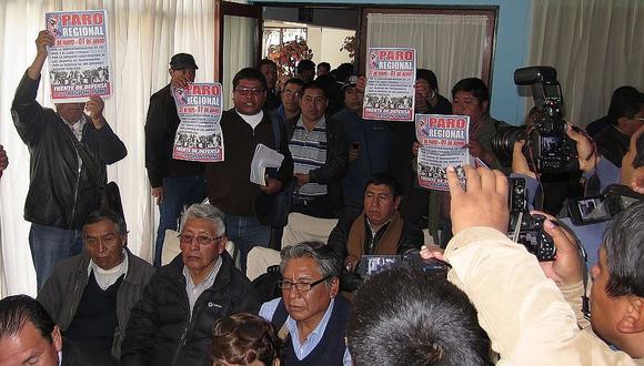 Puno: emisario de Humala no logró frenar paralización por el Titicaca