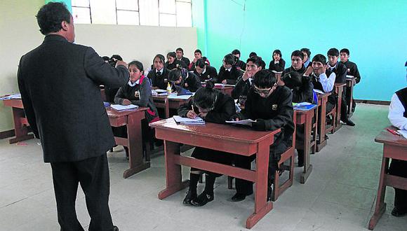 Ugel Pisco incumple pago a docentes de la provincia