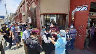 Adultos mayores demandan vacunas contra difteria en Tacna