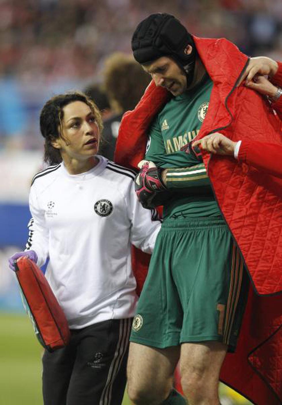 La sexy foto de doctora del Chelsea Eva Carneiro es falsa