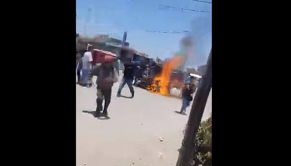 Chiclayo: Vecinos persiguen y queman mototaxi de delincuentes (VIDEO)