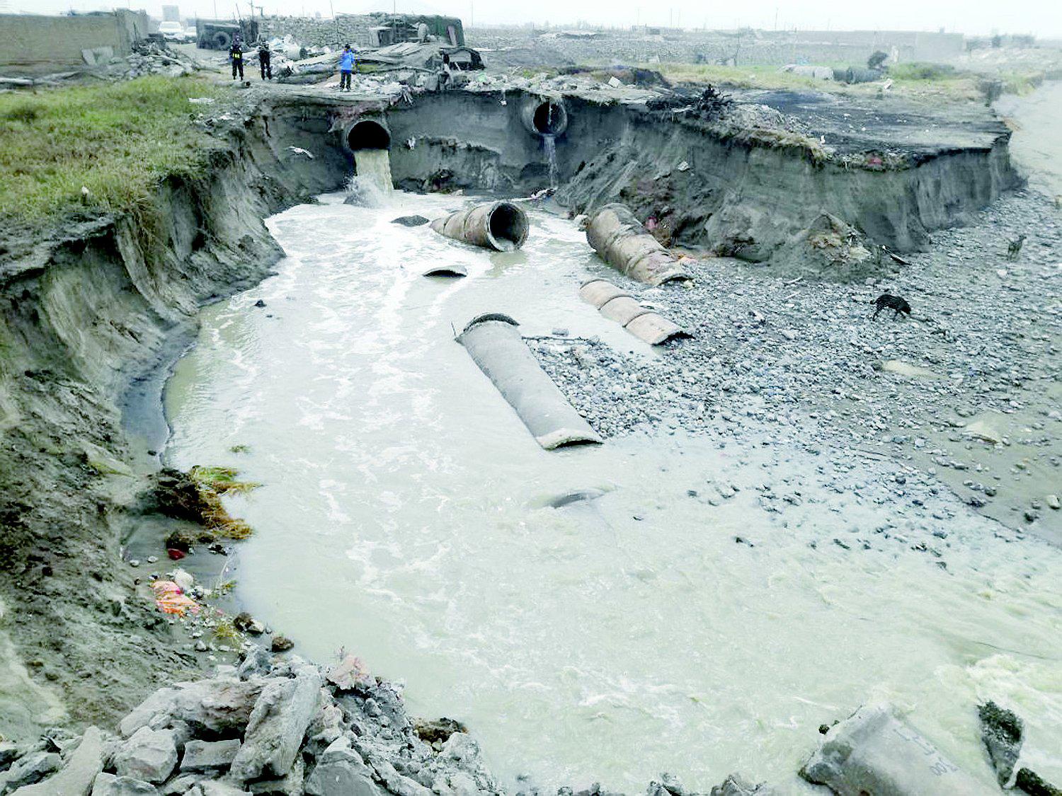 Trescientos metros de tuberías de desagüe son arrasados en Buenos Aires (VIDEO)  