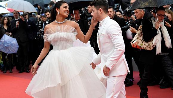 Nick Jonas y Priyanka Chopra vistieron de blanco en la alfombra roja de los Cannes (FOTOS)