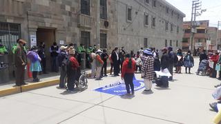 Discapacitados realizan una protesta ante el Gobierno Regional de Huancavelica y exigen presupuesto de 10 millones