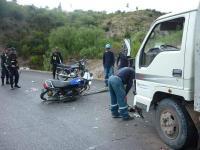 San Ramón: Motociclista se estrella con camión y muere