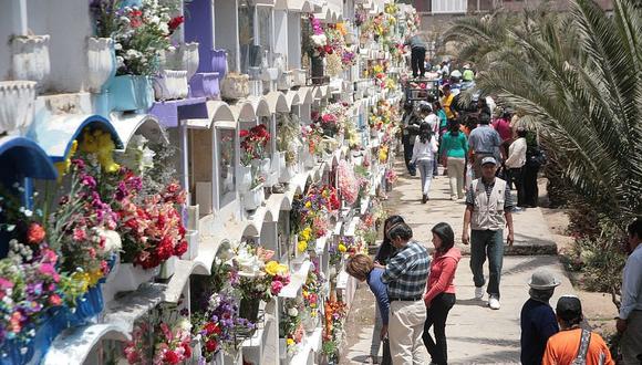 Todos los Santos: Costumbres afloran en visita a los muertos en el cementerio de Tacna (VIDEO)