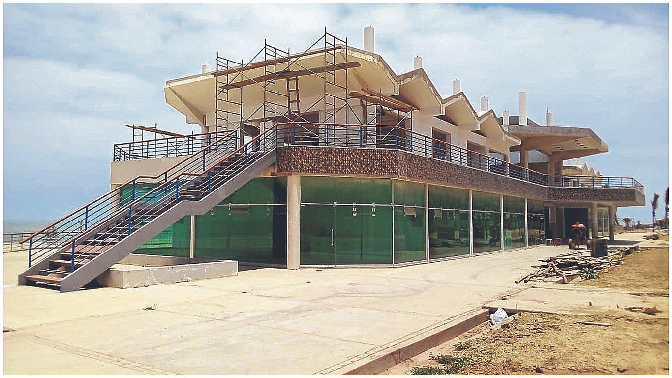 Obra emblemática del malecón turístico de Zorritos luce en estado de abandono 