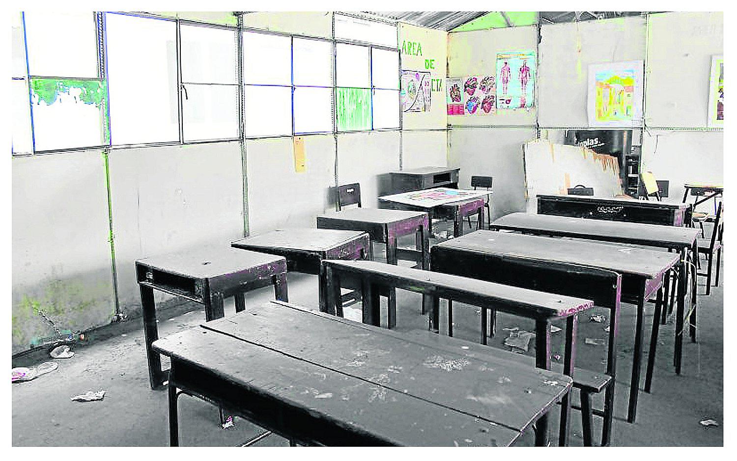 ​Contraloría confirma en inspección la deprimente situación de los colegios