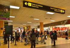 Indecopi exhorta a aerolíneas a respetar derecho a endosar pasajes o postergar viajes