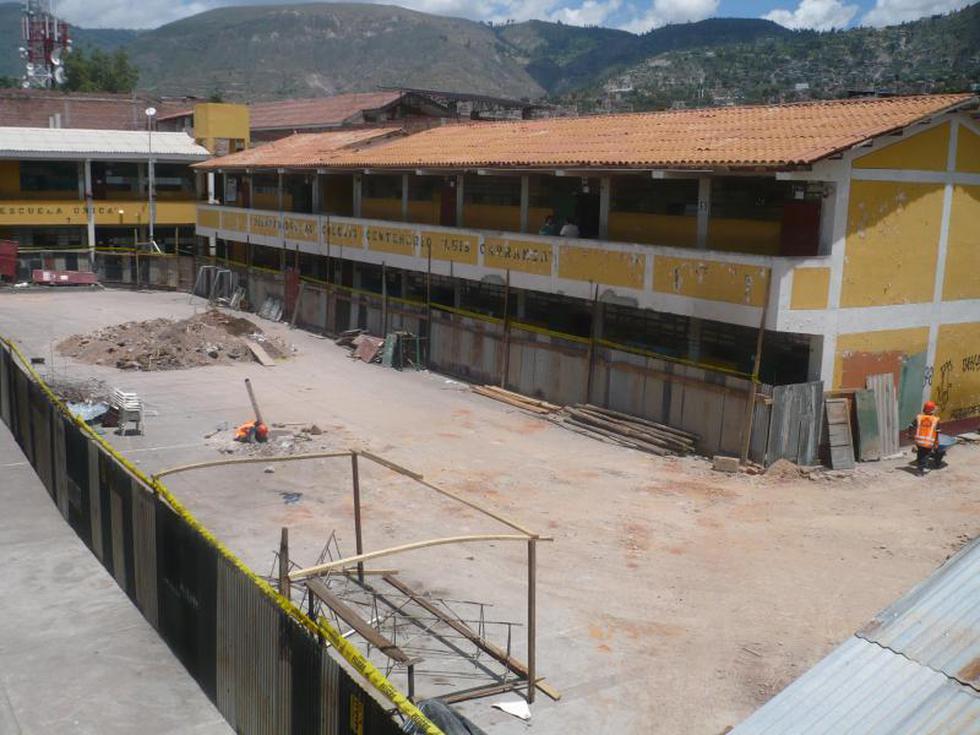 Ayacucho: Escolares reciben clases mientras construyen nuevas aulas en colegio