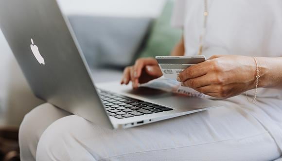"Muchos hogares y consumidores realizan compras en ambos canales (online y presencial)”, manifiesta, Luis Fernando Terry. (Foto: Pexels)