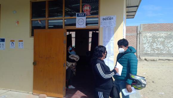 A primeras horas de la mañana se reportó gran ausentismo de votantes. (Foto: Nilo Vilela)