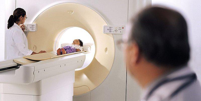 Encuentran 100 huevos de tenia en cerebro de niña de 8 años que padecía de dolores de cabeza