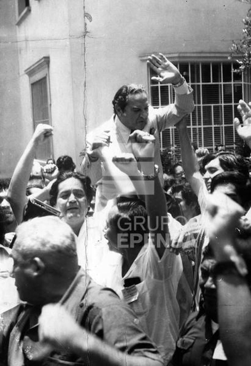 La vida del líder aprista Armando Villanueva en imágenes