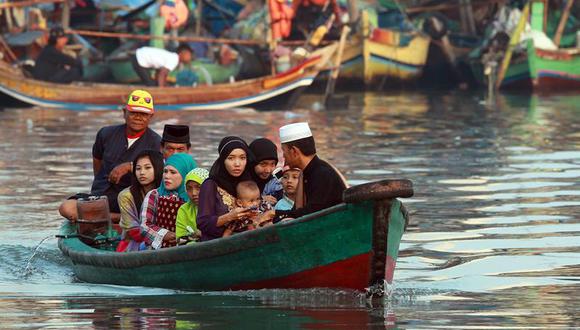 Indonesia: Aumentan a 13 los muertos por naufragio
