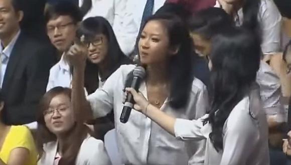 ​Barack Obama realiza divertido rapeo con joven vietnamita (VIDEO)
