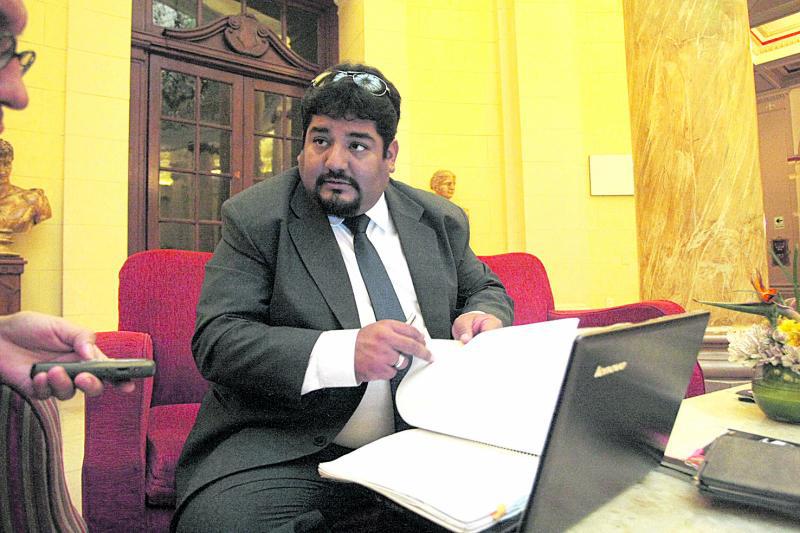 Javier Estrada: "Pensé que Ramos se haría a un lado por decencia"