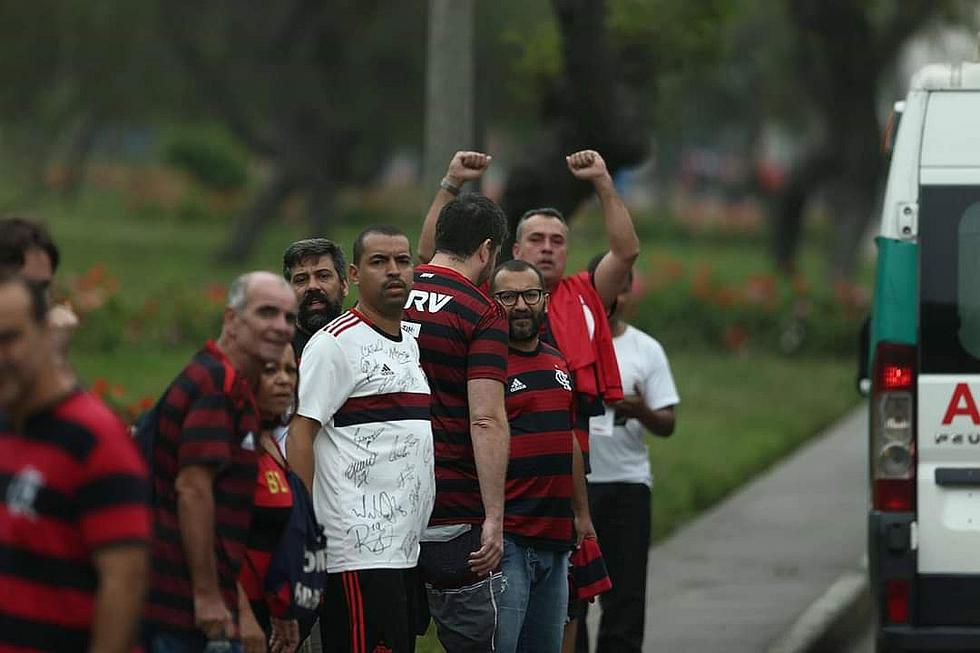 ​River Plate vs. Flamengo: Hinchas se desplazan al Monumental alentado a "Millonario" y "Mengao" (FOTOS)