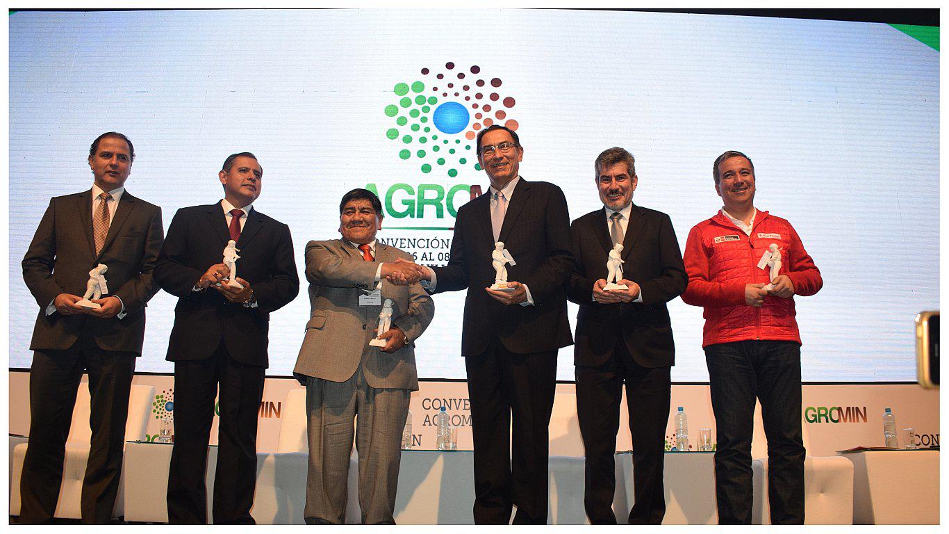 Martín Vizcarra: "Sumemos esfuerzos, hagamos un país grande sin distinción" 